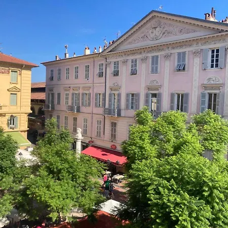 Maison Ferro * Мантон