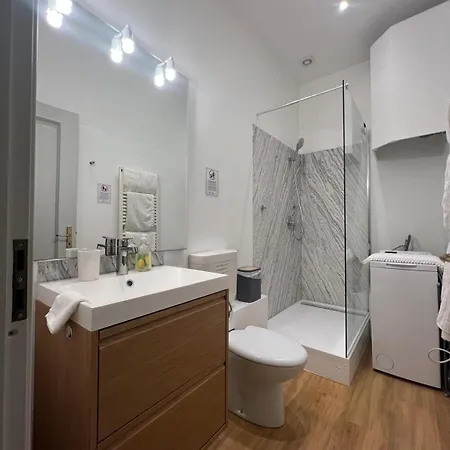 Maison Ferro Мантон