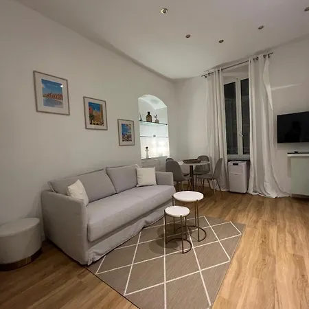 Maison Ferro * マントン